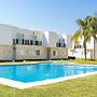 Modern House in Yautepec l Pool & Garden