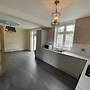 Charming 4-bed House in Sheffield