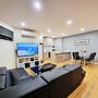Rosie Townhouse - Modern and Comfortable Home