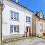 Traditional Holiday Home in Brinon sur Beuvron