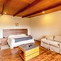Scenic Haven Cozy Pet Friendly Retreat
