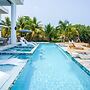 Spacious 4-bed Villa in Placencia Village w Pool