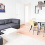 Beautiful 2-bed With Large Balcony