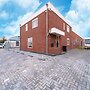 Beautiful Apartment Near Recreational Facility