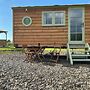 Beautiful Shepherds hut in North Devon W/firepit