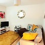 2bdr- sea Breeze - Family Friendly- Parking-int