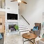 Houston Retreat w/ Smart Tvs: Walk to Golf Course!