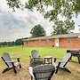 Cozy De Kalb Home w/ Grill on 100 Acres!