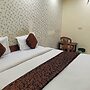 Hotel Shree Sai Dham Near New Delhi Railway Station, Paharganj