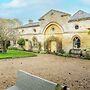 Artisan Hall Stunning Grandeur Cotswolds