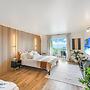Stunning Studio Bay Views & Parking