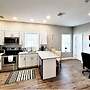 The Penthouse at Park Place King bed Fast Wifi and Free Coffee