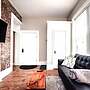 Park Place- Cozy Modern Space Fully Updated Fast Wifi Good Coffee and 