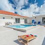 Breathtaking Prvt 4BR Pool Villa 5 Min to Beach