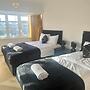 Serene Leeds Retreat - 3 Bedroom House