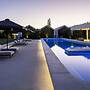 Palm Beach Luxury with Hinterland Views