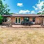 2 Mi to Kyle Field: Bryan Home w/ Fenced Yard