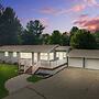 Serenity Shores, Tranquil Retreat in Traverse City