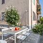 Tulipan in Livorno With 3 Bedrooms and 2 Bathrooms