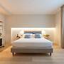 Six Luxury Room