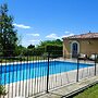 Pretty Holiday Home With Shared Pool, L'isle-sur-la-sorgue