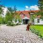 Large Holiday Villa in the Countryside in Belczna