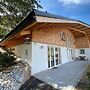Chalet Salzburg, Dienten