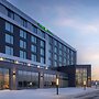Holiday Inn Express Montreal Airport - St-Laurent by IHG
