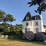 Villa With Direct Access to the Beach