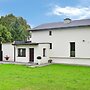 Holiday Flat, Kamien
