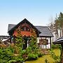 Holiday Home, Golubie