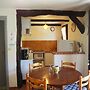 Small Holiday Home With Private Terrace and Shared Garden, Cagnes-sur-