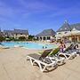 Holiday Home in Residence Le Green Beach, Port-en-besssin-huppain