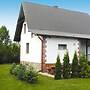 Large Holiday Home With a Great Garden, Only 250m From the Lake, Kalbo