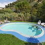 Lovely Holiday Flat With Shared Pool in Lerici