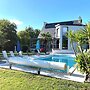 Holiday Home With Private Outdoor Pool, Gouesnac