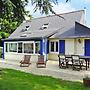 Holiday Home, Plourivo