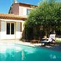 Lovely Holiday Home With Private Pool at the Luberon Park, Pertuis