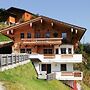 Holiday Flat Schoser, Fugen