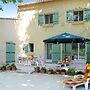 Country House With Private Terrace, Beaucaire