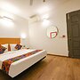 Fabhotel Crown Inn