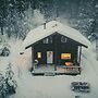Little Atlin Lodge