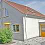 Snug Holiday Home With Garden