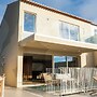 Silveira Bay Lounge Retreat