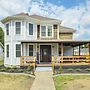 Lebanon Retreat: Decks, Fire Pit & Yard