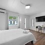 Chic City Retreat 93A Sleeps 2