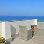 3bed Penthouse Apt With Private Terrace & Balcony