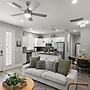 Canopy Cove Stunning 2BR Apt Heart of Downtown