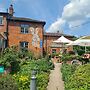 Watership Down Inn