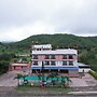 Hotel White Lotus